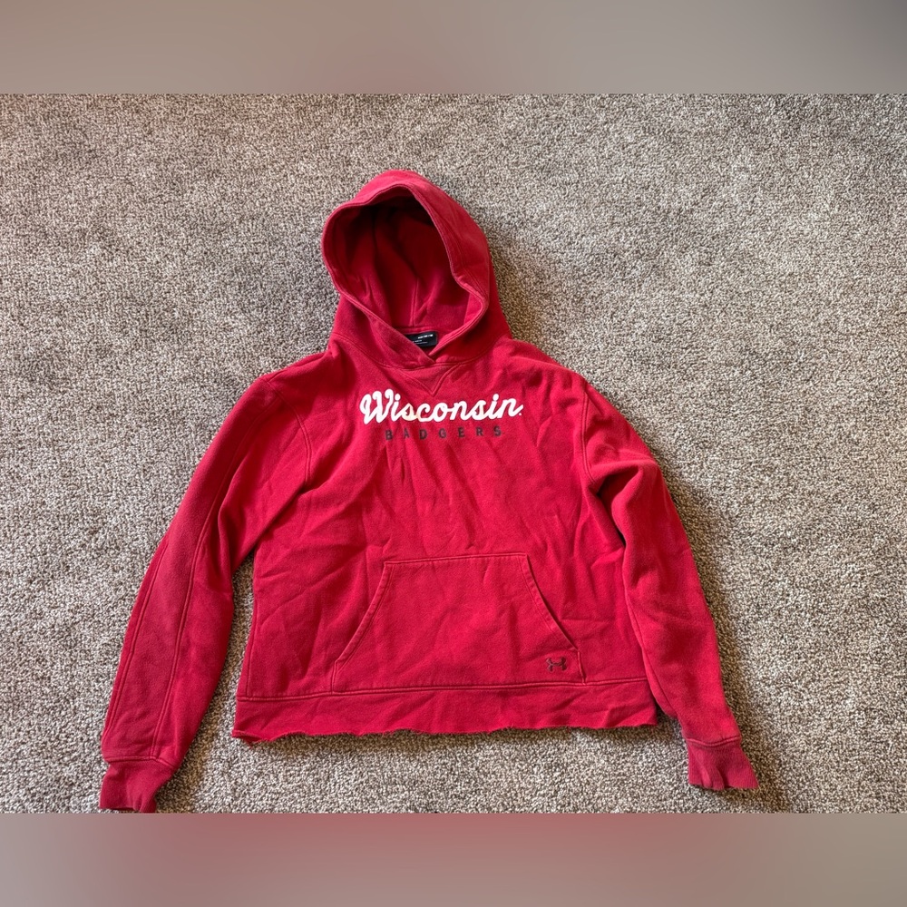 Under Armour hooded sweatshirt. Great condition.